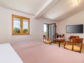 3 habitaciones, tabla de planchar con plancha y wifi 