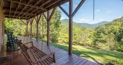 Peaceful Mtn cabin w/fast Wi-Fi & 5 min walk to River