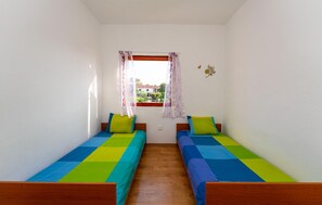 2 chambres, fer et planche à repasser, Wi-Fi gratuit, draps fournis