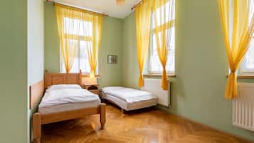 2 makuuhuonetta, työpöytä, Wi-Fi