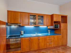 Refrigerador, microondas, horno y tostadora 