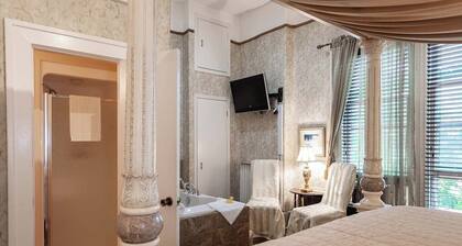 Romeo and Juliet Stone Maiden Inn