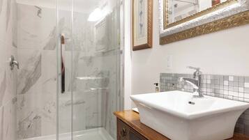 Shower, towels