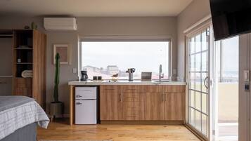 1 habitación, tabla de planchar con plancha, wifi y ropa de cama