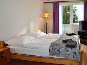 5 bedrooms, internet