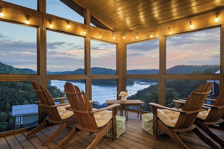 Interior. Center Hill Lake Views, Access, Pool & Hot Tub