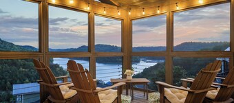 Center Hill Lake House w/ Lake View/Access, Hot Tub & Pool