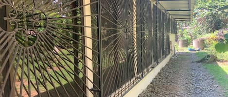 Bagian depan properti