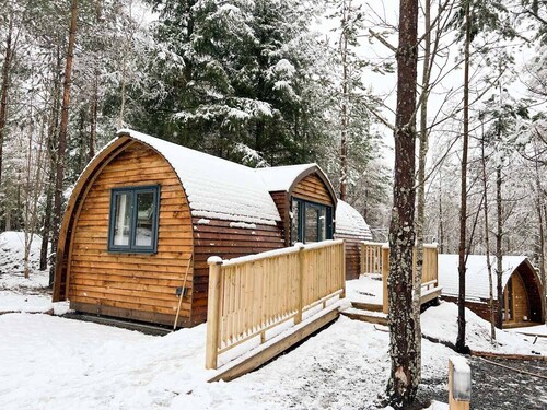 Groß-Accessible-Kabine-Ensuite mit Dusche