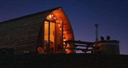 Cosy Coastal Cabin with Wood Fired Hot Tub