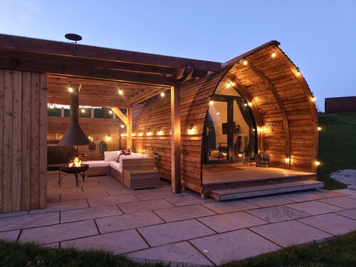 Luxury Coastal Cabin with Wood Fired Hot Tub
