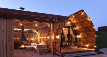 Luxury Coastal Cabin with Wood Fired Hot Tub