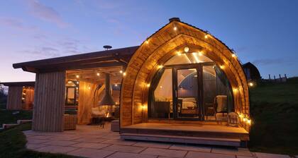 Luxury Coastal Cabin with Wood Fired Hot Tub