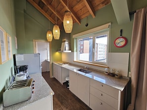 Montaña con vista al lago (estacionamiento) | Private kitchen