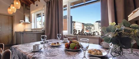 Montaña con vista al lago (estacionamiento) | Cuisine privée