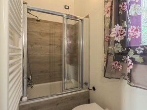 Hair dryer, towels - L'Orlo del Bosco by Interhome (Bucine)