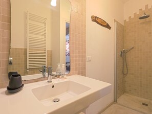 Hair dryer, towels