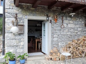 屋外ダイニングエリア