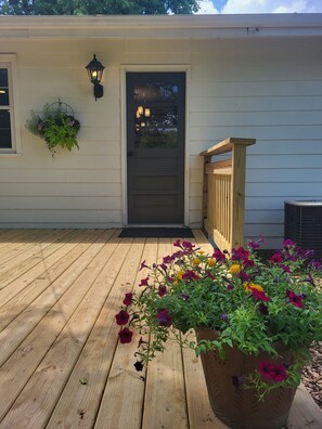 Exterior detail - The Groveland Cottage (Groveland)