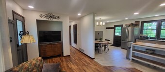 The Groveland Cottage