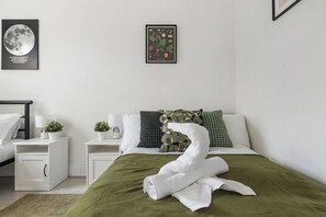 2 quartos, ferros/tábuas de passar roupa, Wi-Fi, roupa de cama
