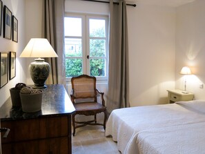 4 habitaciones, tabla de planchar con plancha y wifi 