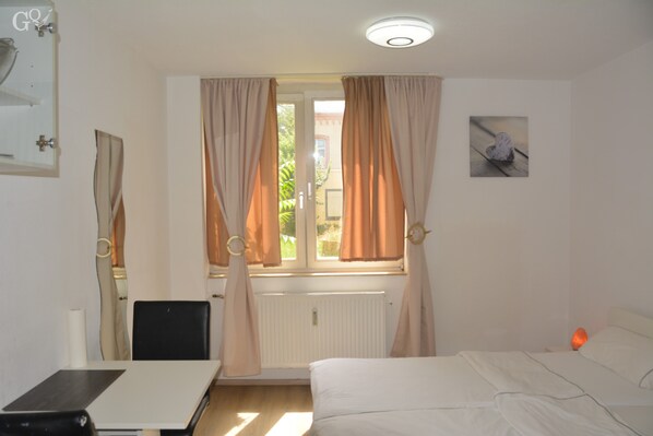 1 Schlafzimmer, Schreibtisch, Bügeleisen/Bügelbrett, WLAN