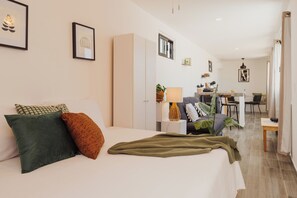 Studio Suite, 1 Queen Bed with Sofa bed