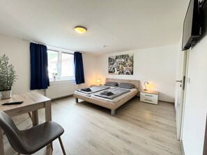 5 bedrooms, WiFi