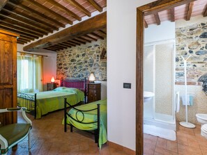 5 bedrooms, WiFi