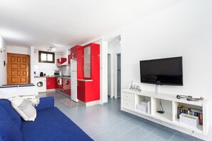TV - Home2Book Cozy Apt, Pool & Tenis Court, Arona (Los Cristianos)