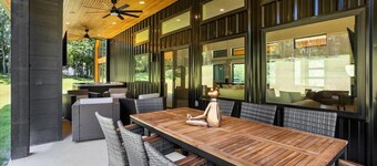 Welcome to The Yellowpine Retreat – Your Luxury Lakefront Retreat Lake Texoma