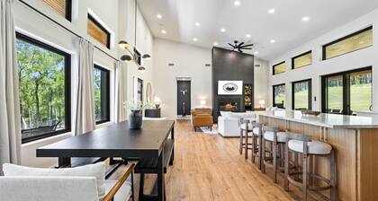 Welcome to The Yellowpine Retreat – Your Luxury Lakefront Retreat Lake Texoma