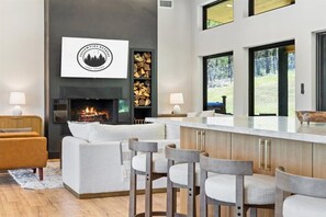 Interior - Welcome to The Yellowpine Retreat – Your Luxury Lakefront Retreat Lake Texoma
(Pottsboro)