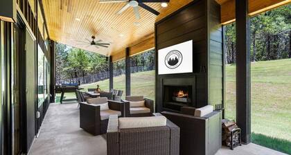 Welcome to The Yellowpine Retreat â Your Luxury Lakefront Retreat Lake Texoma