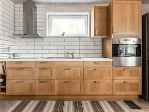 Fridge, microwave, oven, cookware/dishes/utensils