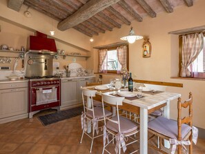 Fridge, oven, dishwasher, high chair - La Casetta by Interhome (Sassofortino)