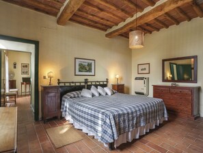 4 bedrooms, internet - Favilli (PAA130) by Interhome (Palaia)