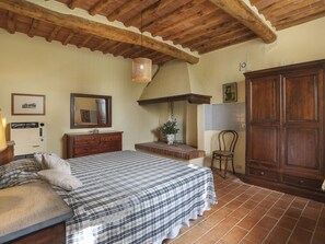 4 bedrooms, internet - Favilli (PAA130) by Interhome (Palaia)