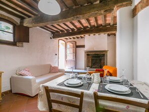 Interior - Apartment Pisa by Interhome (Pomarance)