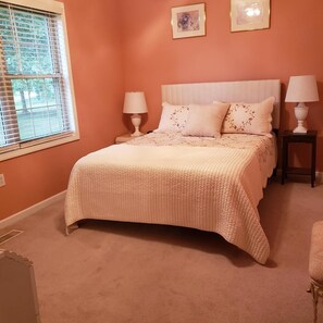 4 bedrooms, WiFi, bed sheets