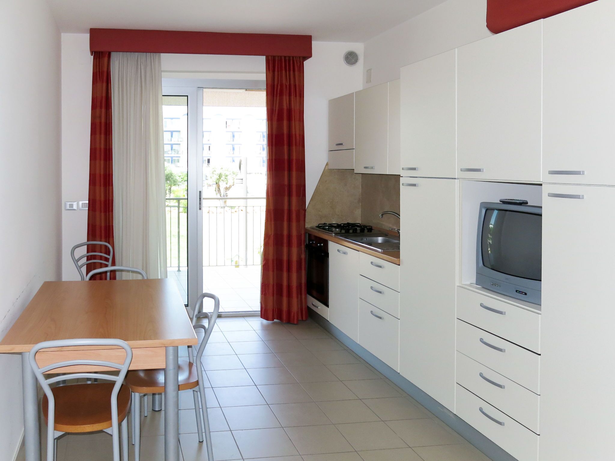 Fridge, oven, cookware/dishes/utensils