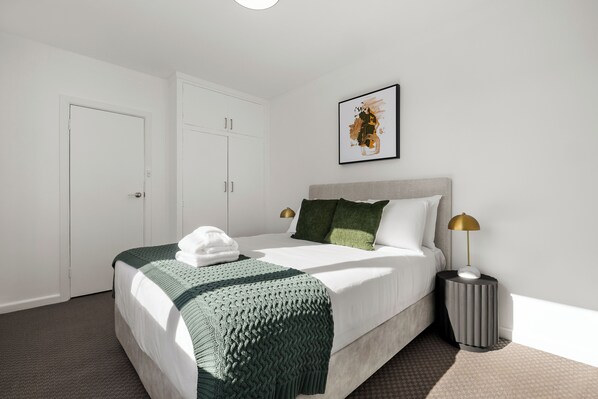 1 bedroom, iron/ironing board, free WiFi, bed sheets - Windsor Apartments by Urban Rest (St Kilda)