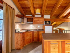 Fridge, microwave, cookware/dishes/utensils