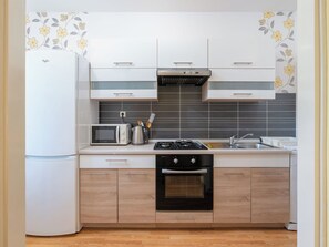 Frigorifero, microonde, forno, lavastoviglie