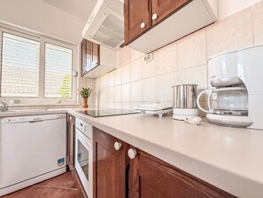 Fridge, oven, dishwasher, toaster