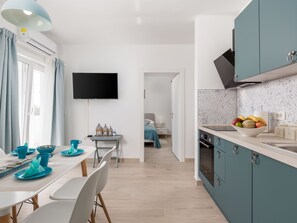 Réfrigérateur, four, lave-vaisselle, grille-pain