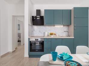 Fridge, oven, dishwasher, toaster