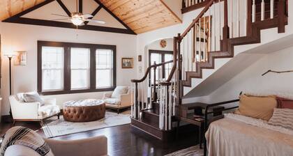 Tranquil Pet-Friendly Bungalow in Midtown Springfield with High-Speed Wi-Fi