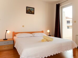 1 室のベッドルーム、インターネット